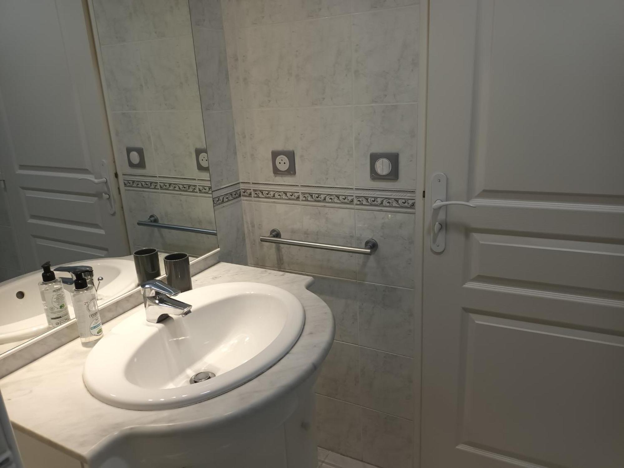 Appart. 2* A Hendaye, Proche Centre, Parking Privatif - Fr-1-239-777 Apartment Екстериор снимка